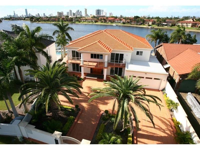 13 Intrepid Drive, Mermaid Waters QLD 4218