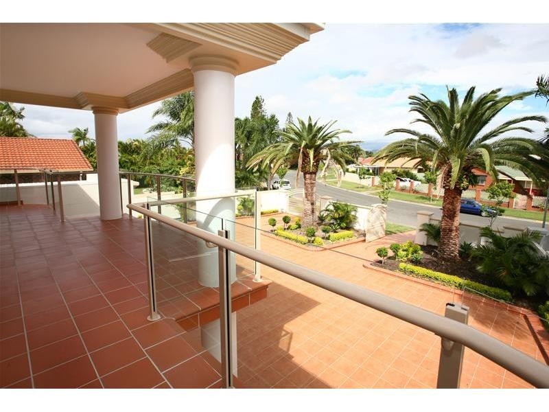 13 Intrepid Drive, Mermaid Waters QLD 4218