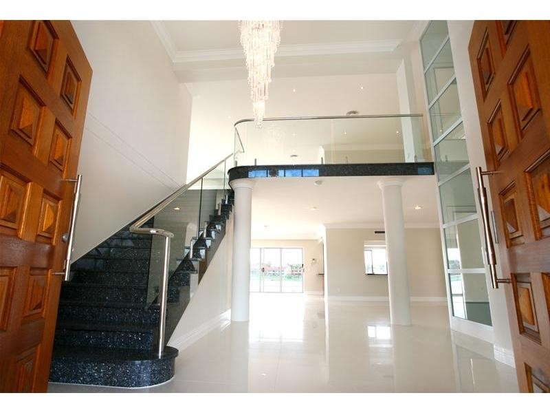 13 Intrepid Drive, Mermaid Waters QLD 4218