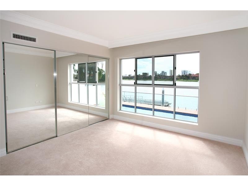 13 Intrepid Drive, Mermaid Waters QLD 4218