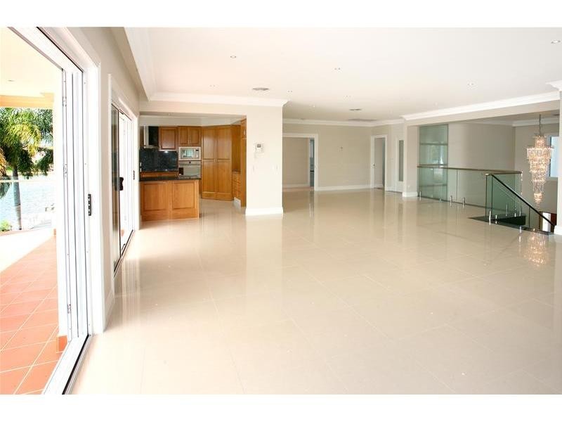 13 Intrepid Drive, Mermaid Waters QLD 4218