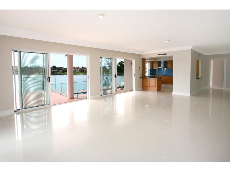 13 Intrepid Drive, Mermaid Waters QLD 4218