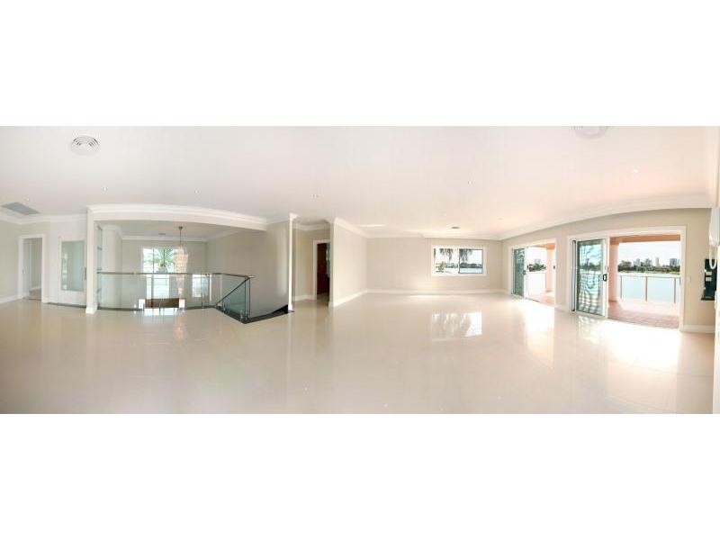 13 Intrepid Drive, Mermaid Waters QLD 4218