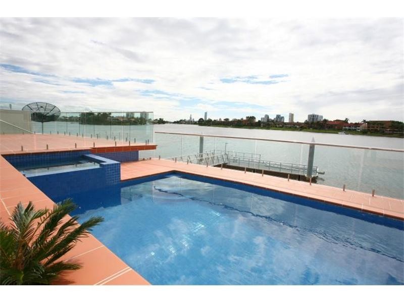 13 Intrepid Drive, Mermaid Waters QLD 4218