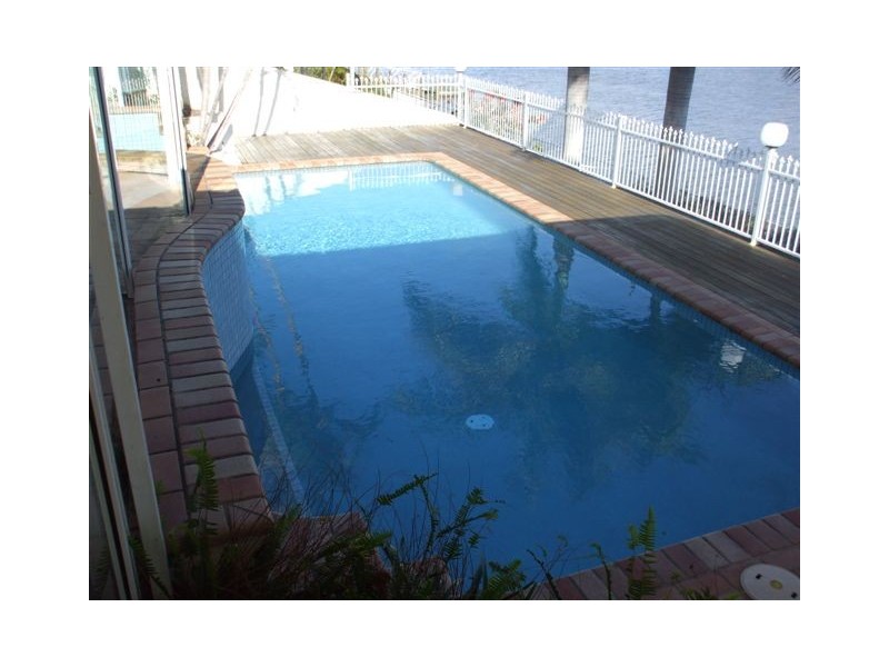 36 Montevideo Drive, Clear Island Waters QLD 4226