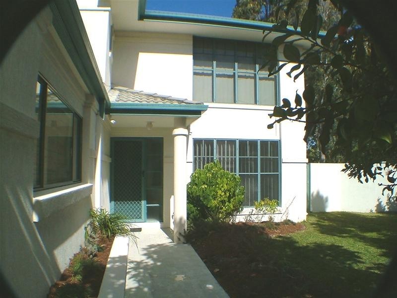 3 Clear River Boulevard, Ashmore QLD 4214