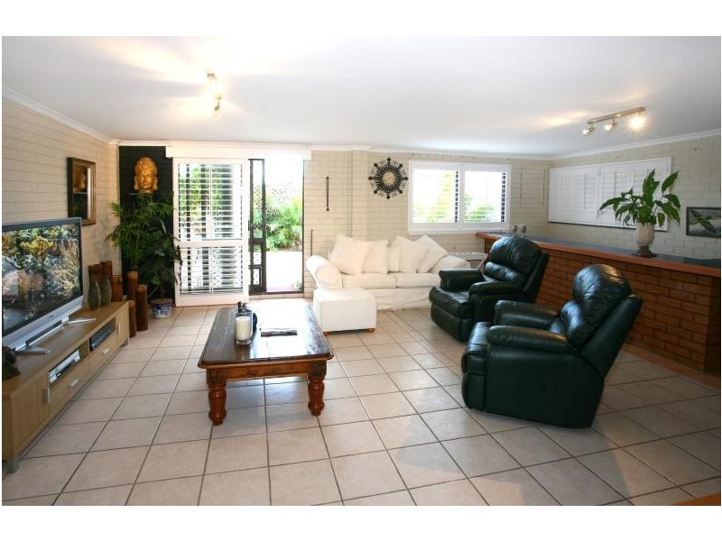 14 Fairway Drive, Clear Island Waters QLD 4226