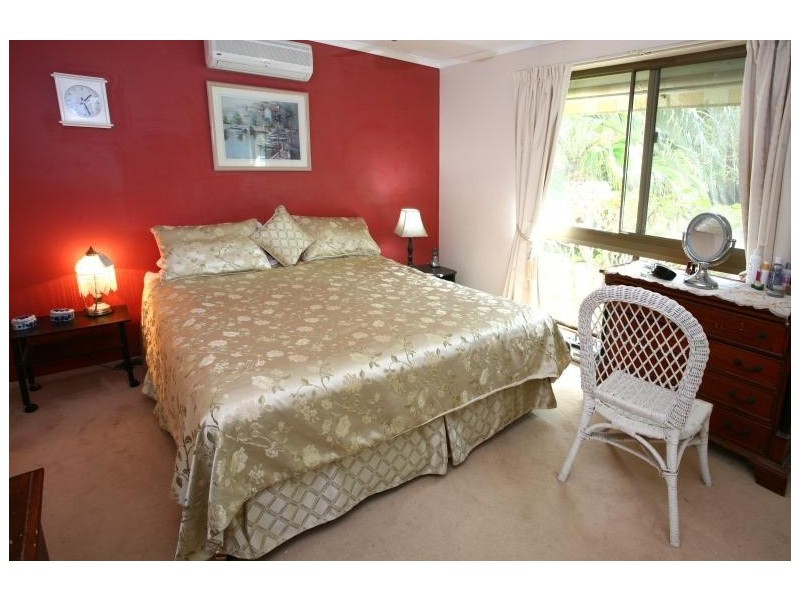 14 Fairway Drive, Clear Island Waters QLD 4226
