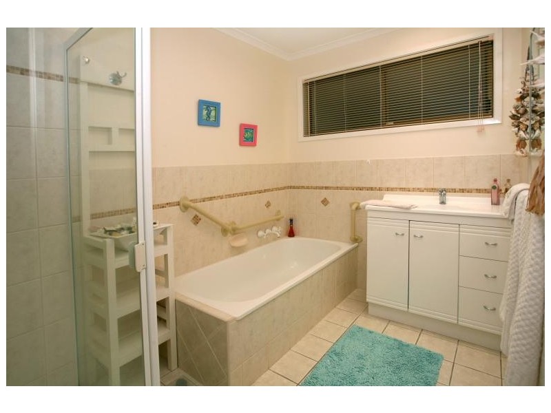 14 Fairway Drive, Clear Island Waters QLD 4226