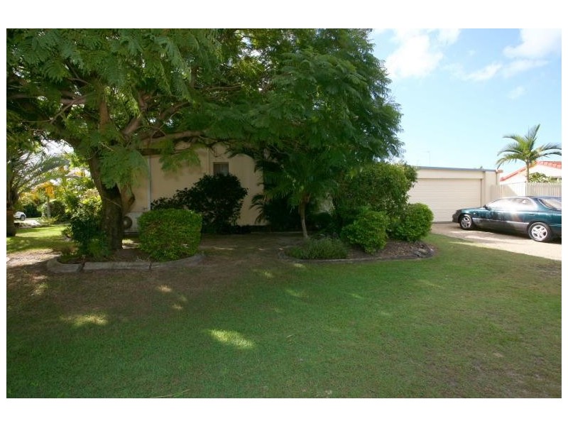 14 Fairway Drive, Clear Island Waters QLD 4226