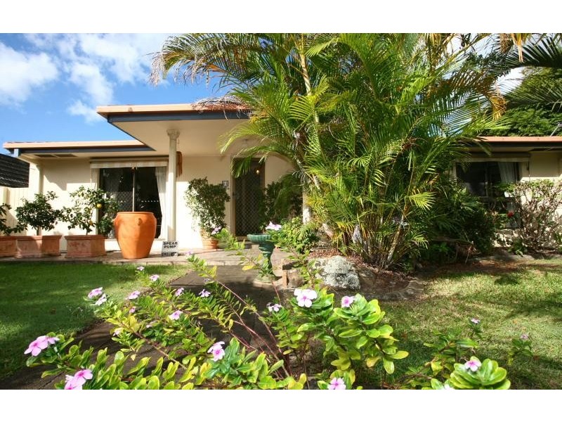 14 Fairway Drive, Clear Island Waters QLD 4226