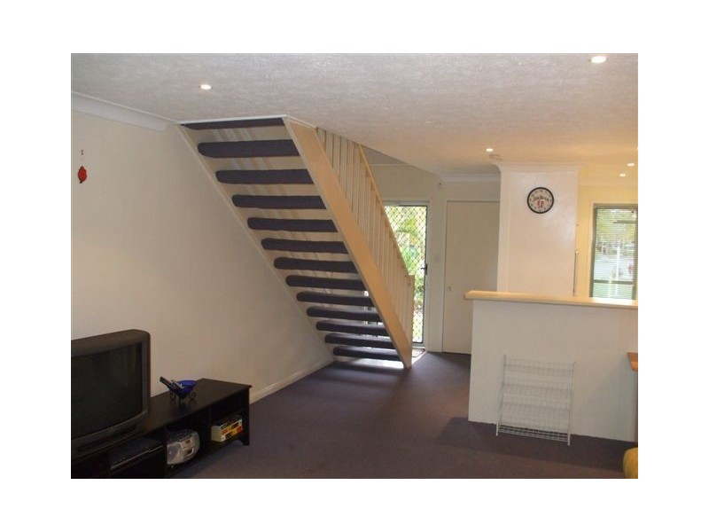 6 215 Cottesloe Drive, Mermaid Waters QLD 4218