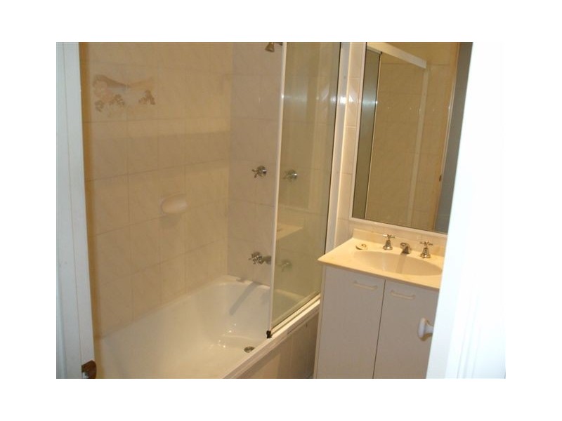 6 215 Cottesloe Drive, Mermaid Waters QLD 4218