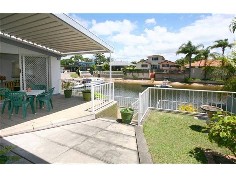 3 Winter Haven Key, Broadbeach Waters QLD 4218