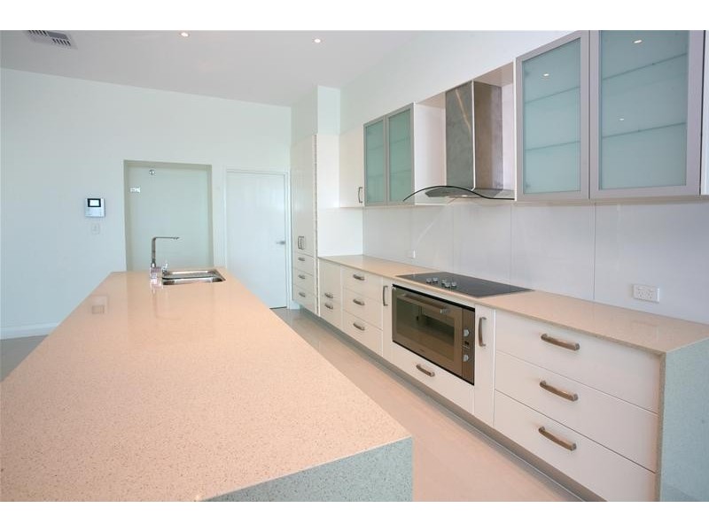 5057 Emerald Island Drive, Carrara QLD 4211