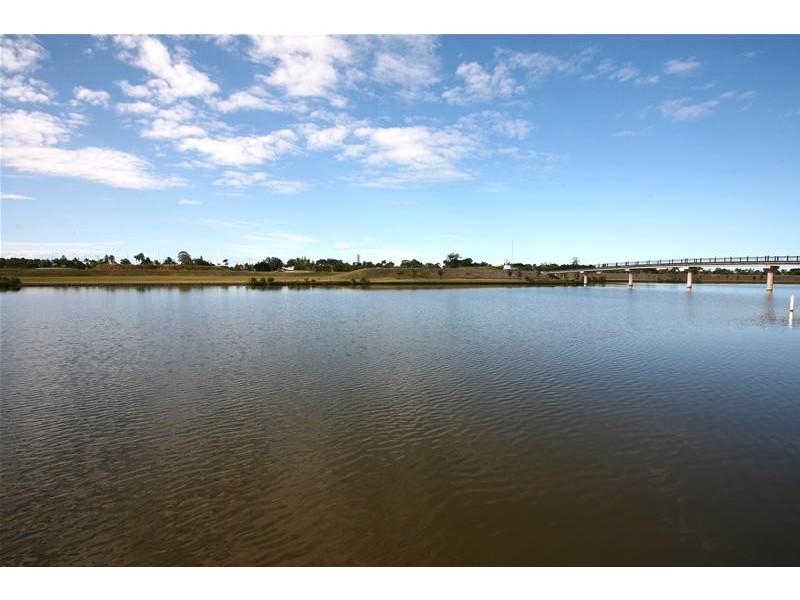 5057 Emerald Island Drive, Carrara QLD 4211