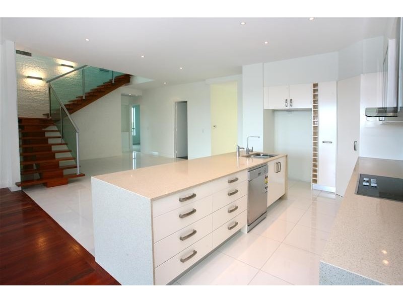 5057 Emerald Island Drive, Carrara QLD 4211