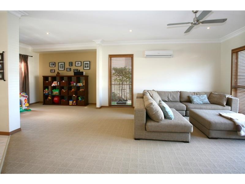 95 Camberwell Circuit, Robina QLD 4226