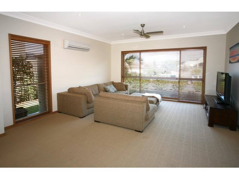 95 Camberwell Circuit, Robina QLD 4226