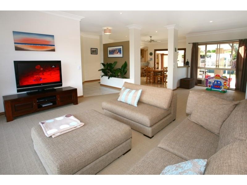 95 Camberwell Circuit, Robina QLD 4226
