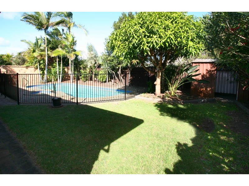 80 Rumrunner Street, Mermaid Waters QLD 4218