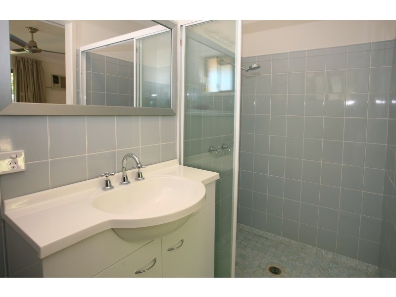 80 Rumrunner Street, Mermaid Waters QLD 4218