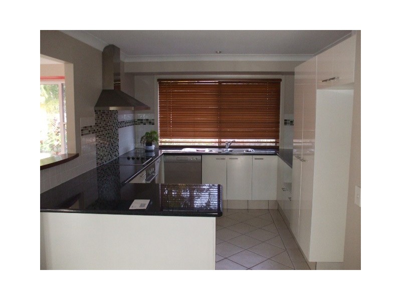 16 Santa Cruz Boulevard, Clear Island Waters QLD 4226