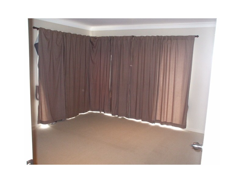 16 Santa Cruz Boulevard, Clear Island Waters QLD 4226