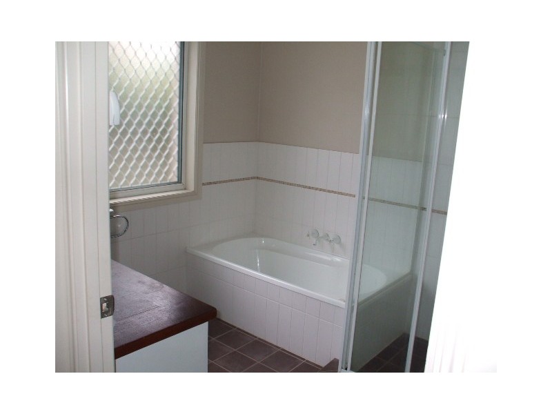 16 Santa Cruz Boulevard, Clear Island Waters QLD 4226