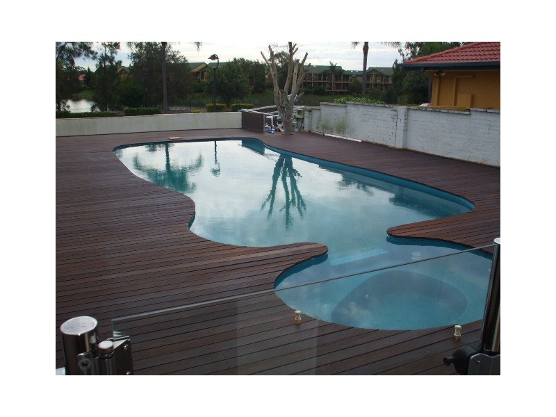 16 Santa Cruz Boulevard, Clear Island Waters QLD 4226