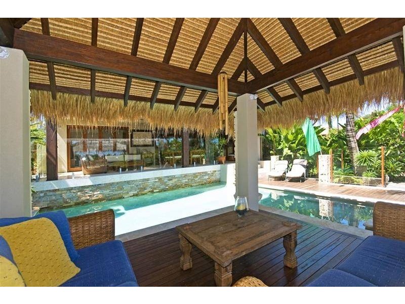 9 Savoy Drive, Broadbeach Waters QLD 4218