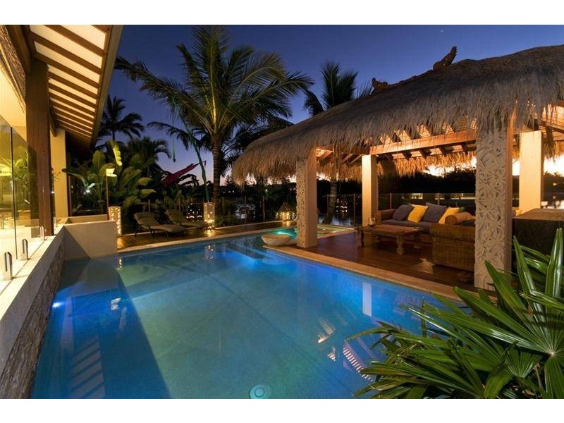 9 Savoy Drive, Broadbeach Waters QLD 4218