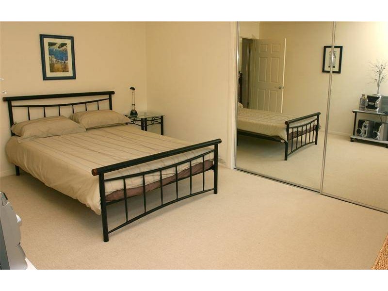 Clear Island Waters QLD 4226