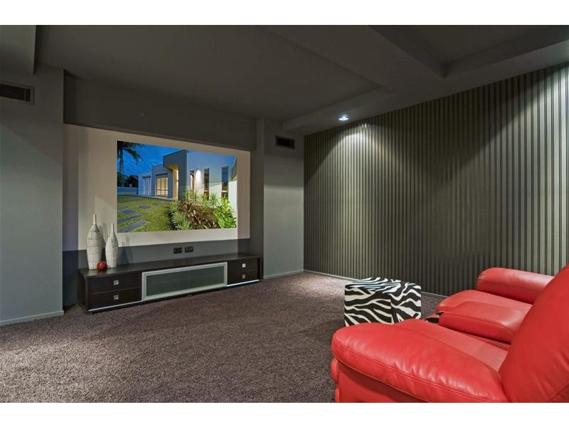 18 Merrimac Boulevard, Broadbeach Waters QLD 4218