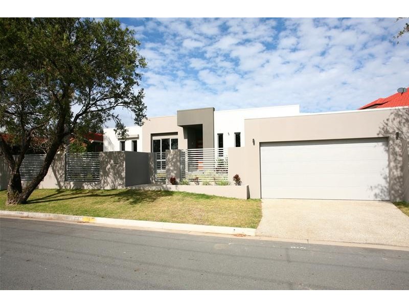 18 Merrimac Boulevard, Broadbeach Waters QLD 4218