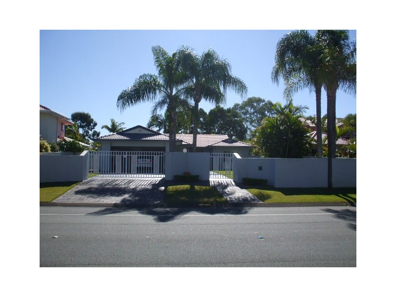 Clear Island Waters QLD 4226