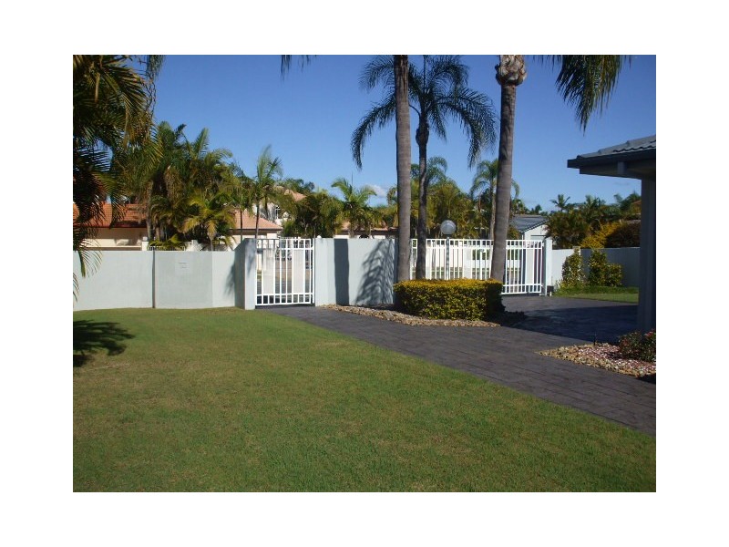 Clear Island Waters QLD 4226