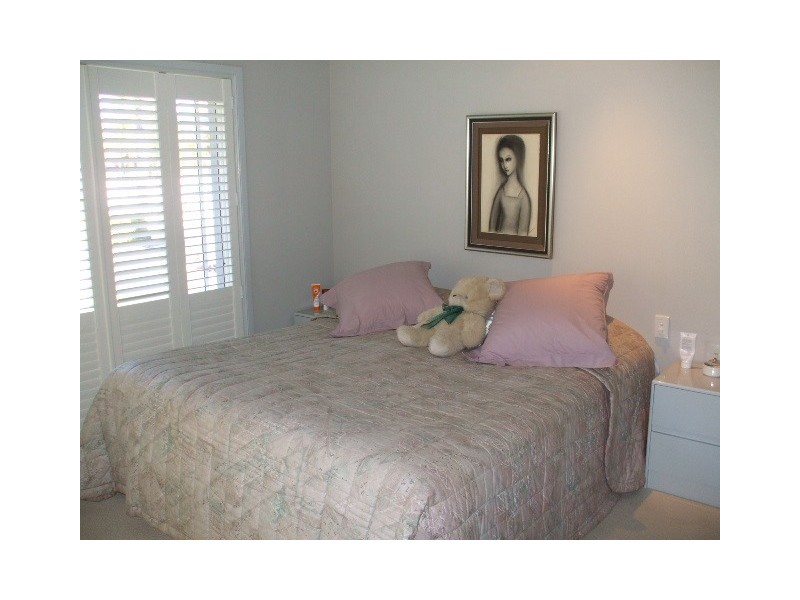 Clear Island Waters QLD 4226