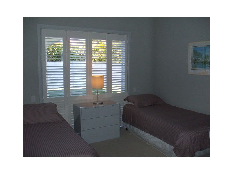 Clear Island Waters QLD 4226