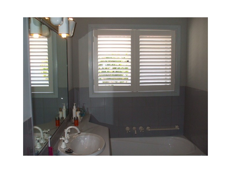 Clear Island Waters QLD 4226