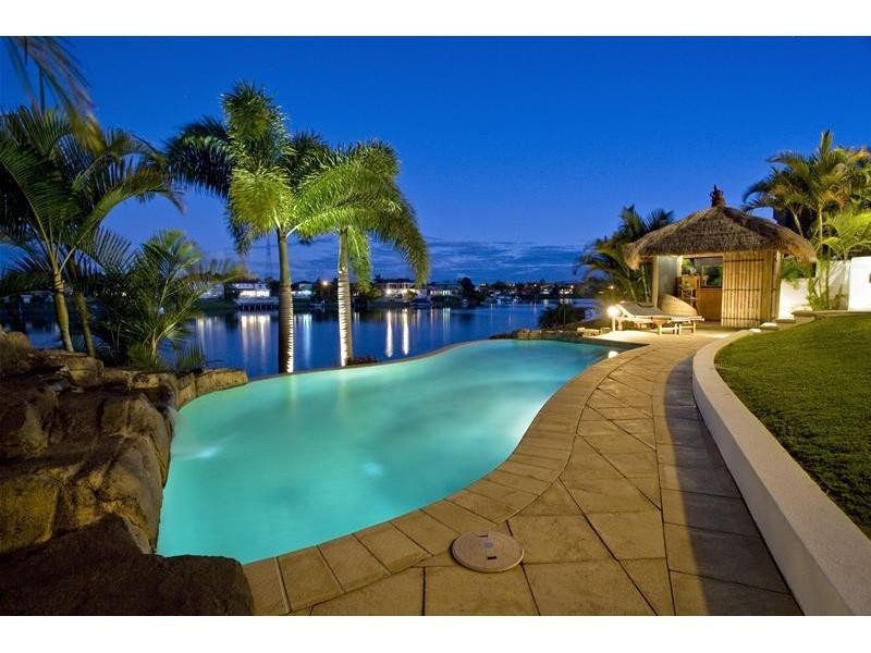 Clear Island Waters QLD 4226