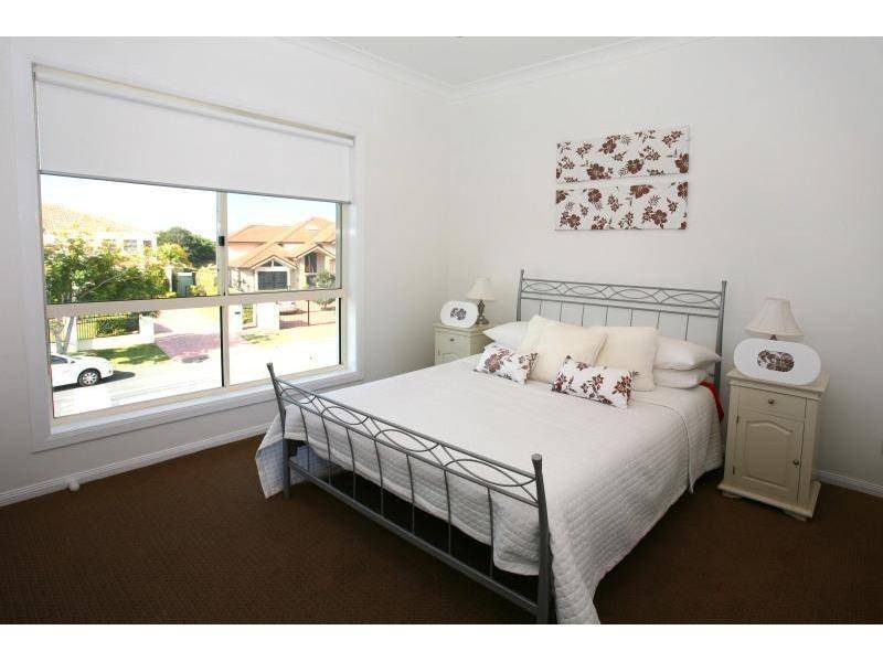 36 Staysail Crescent, Clear Island Waters QLD 4226