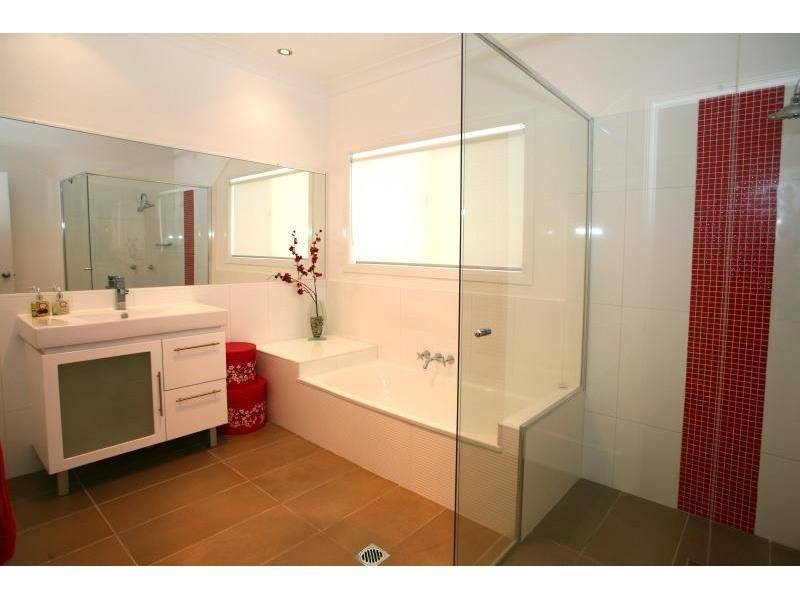 36 Staysail Crescent, Clear Island Waters QLD 4226