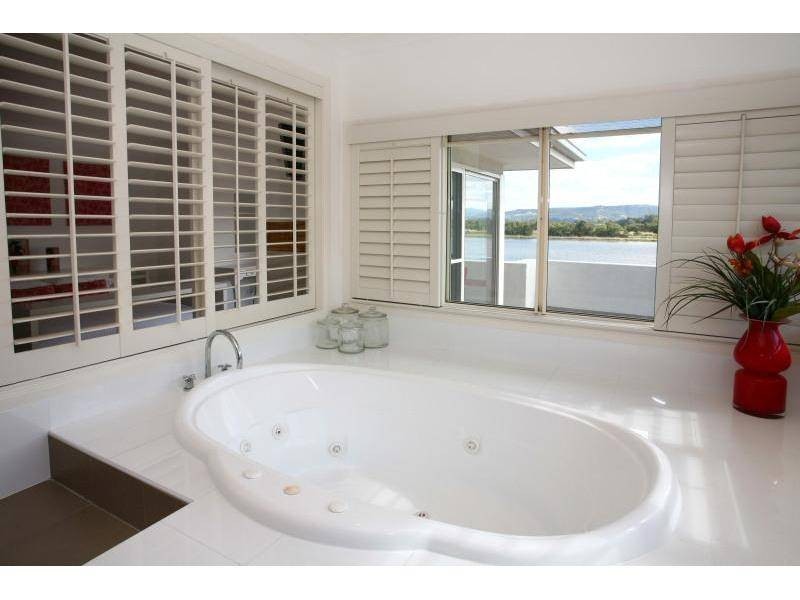 36 Staysail Crescent, Clear Island Waters QLD 4226