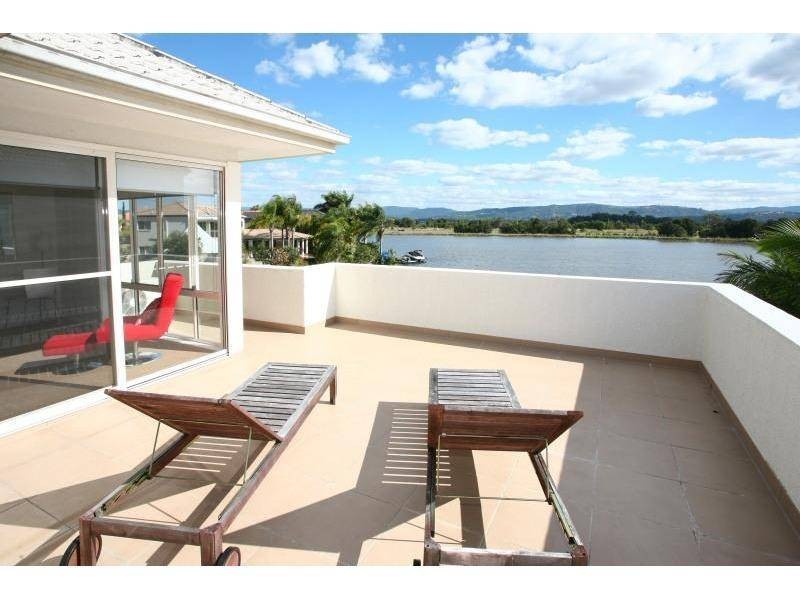 36 Staysail Crescent, Clear Island Waters QLD 4226