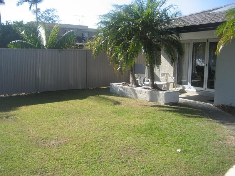 5 Chianti Avenue, Mermaid Waters QLD 4218