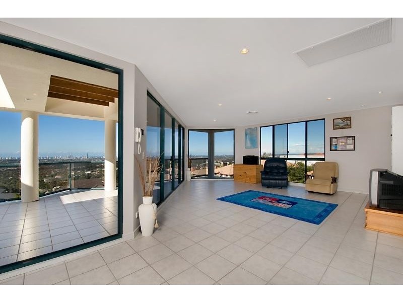 31 Moroccan Street, Highland Park QLD 4211