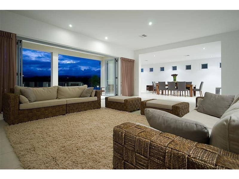 5004 Emerald Island Drive, Carrara QLD 4211