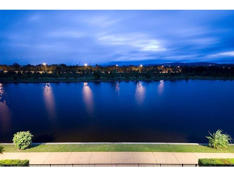 5004 Emerald Island Drive, Carrara QLD 4211