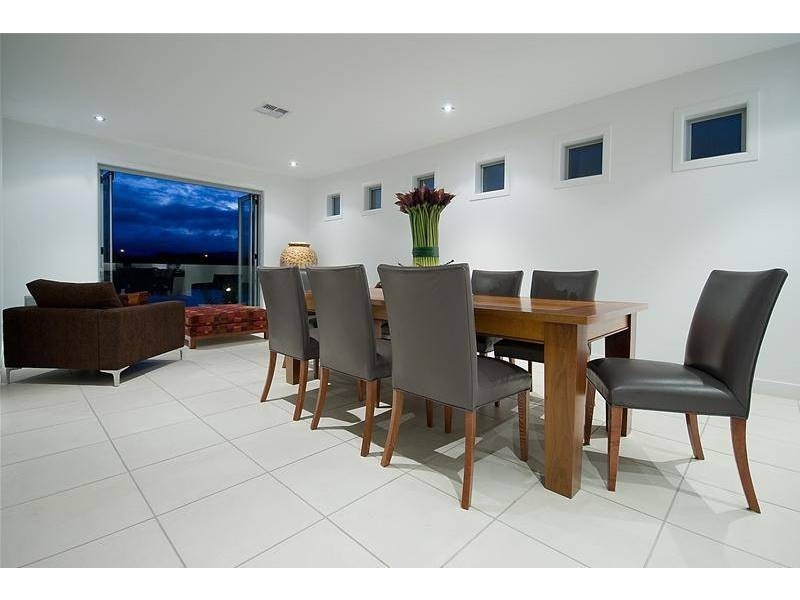 5004 Emerald Island Drive, Carrara QLD 4211